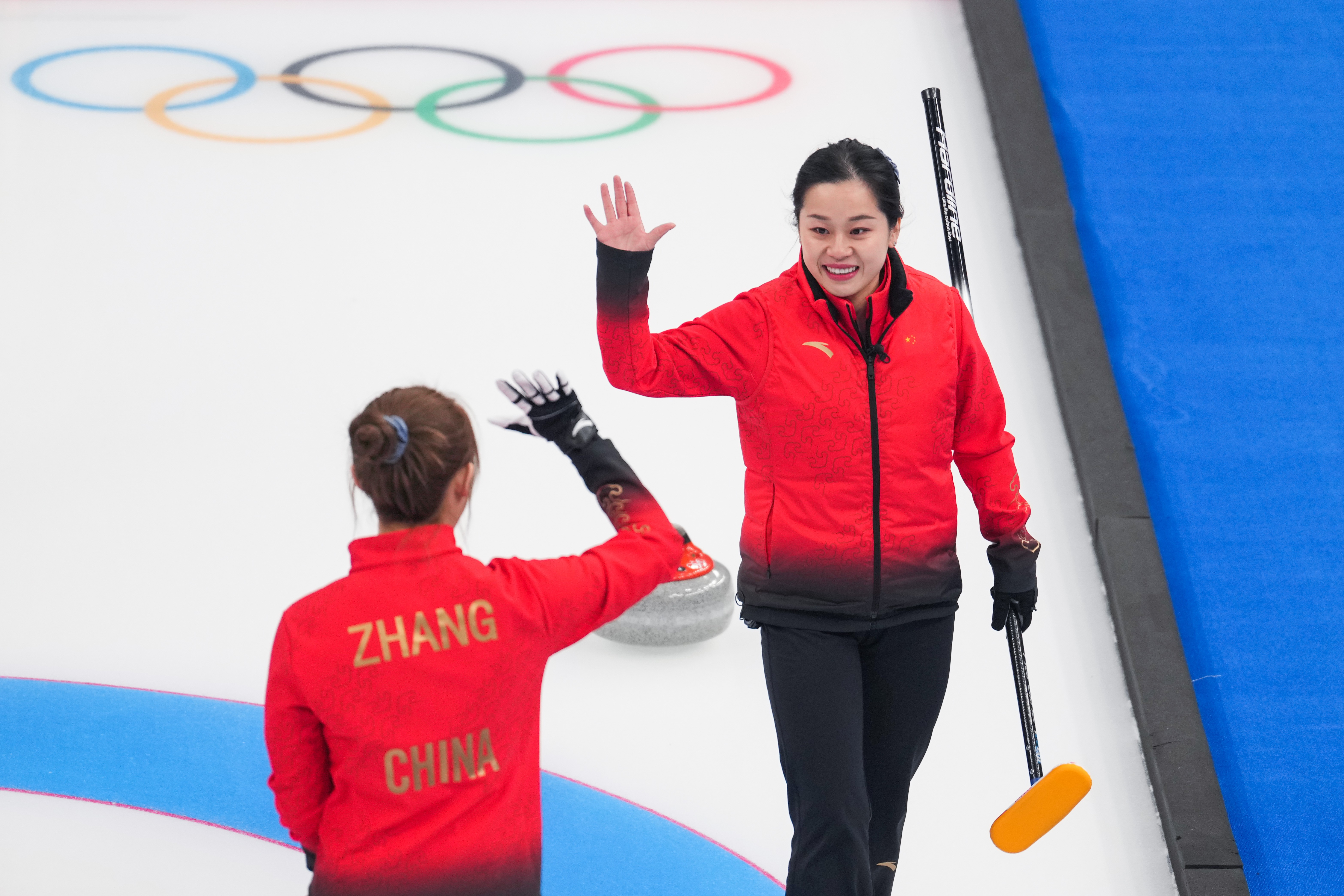 第三胜 中国女子冰壶队8比4战胜英国队 北京日报rss订阅