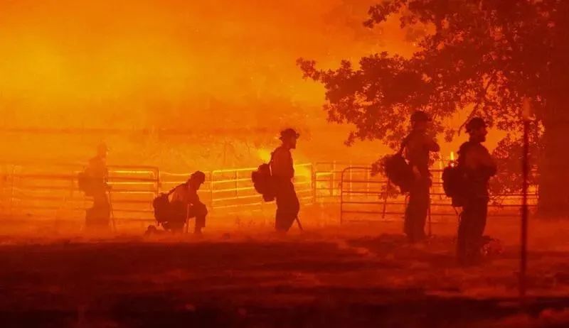 美国约塞米蒂国家公园附近火灾，6000人紧急疏散