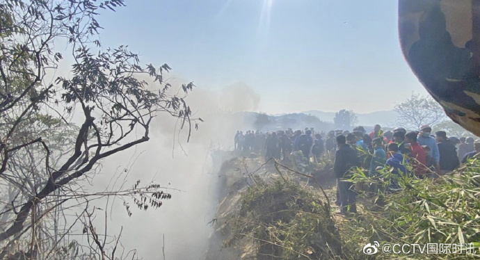 尼泊尔一客机坠毁，机上载有68名乘客和4名机组人员